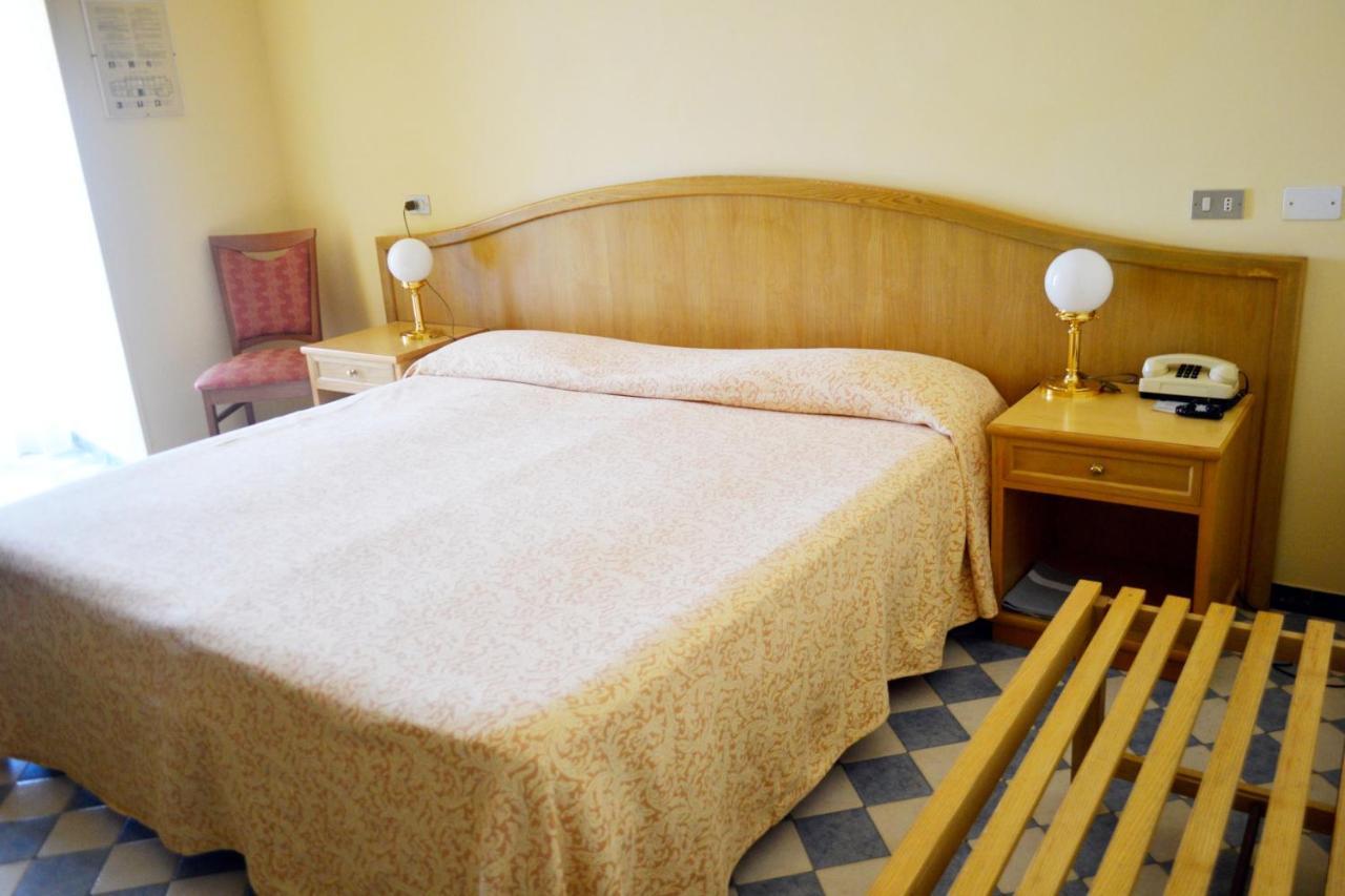 Hotel Britannia Cesenatico Zewnętrze zdjęcie