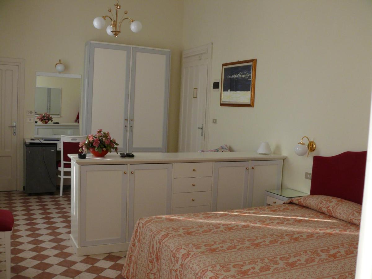 Hotel Britannia Cesenatico Zewnętrze zdjęcie