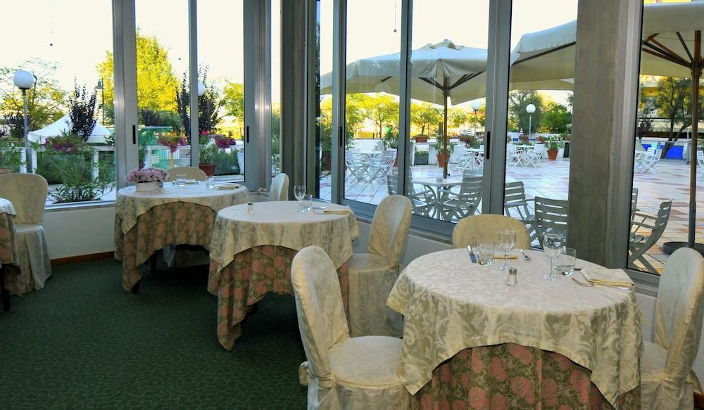 Hotel Britannia Cesenatico Zewnętrze zdjęcie