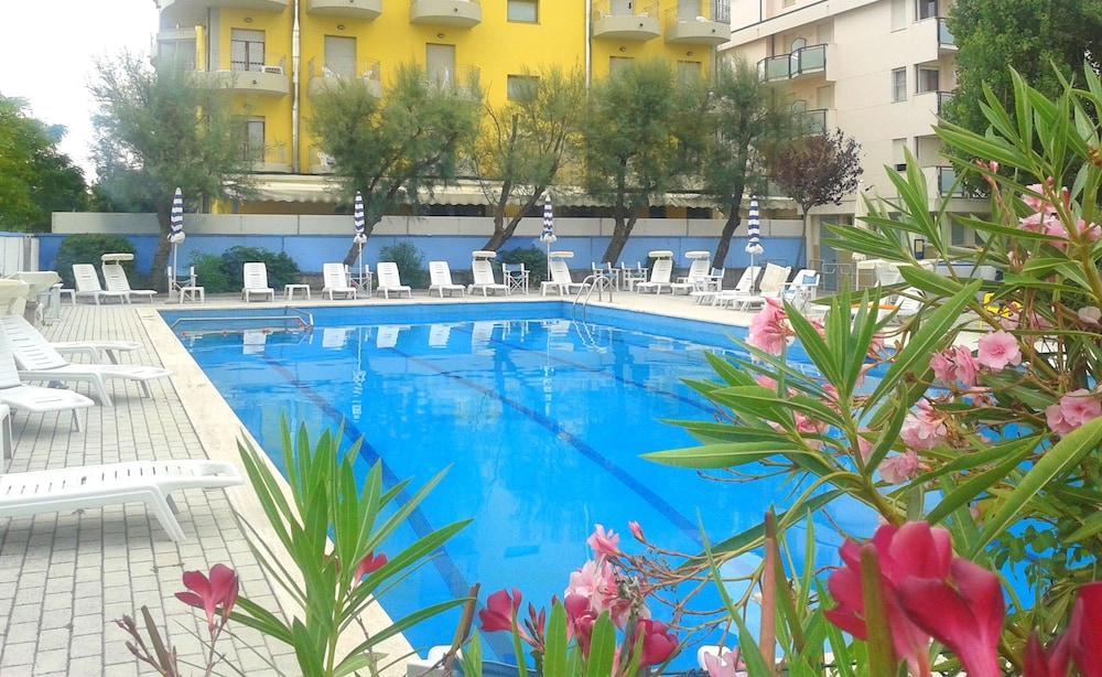 Hotel Britannia Cesenatico Zewnętrze zdjęcie