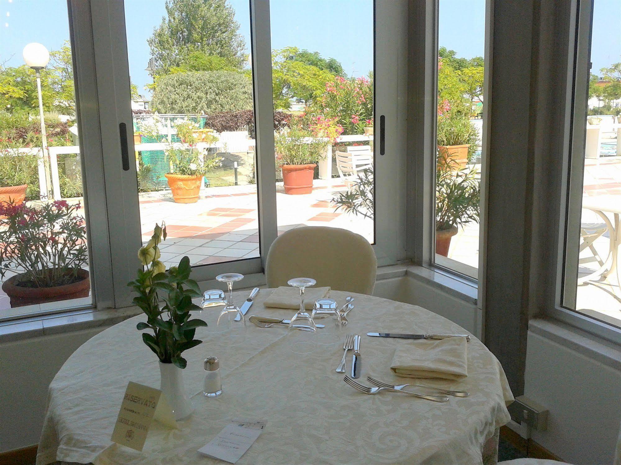 Hotel Britannia Cesenatico Zewnętrze zdjęcie